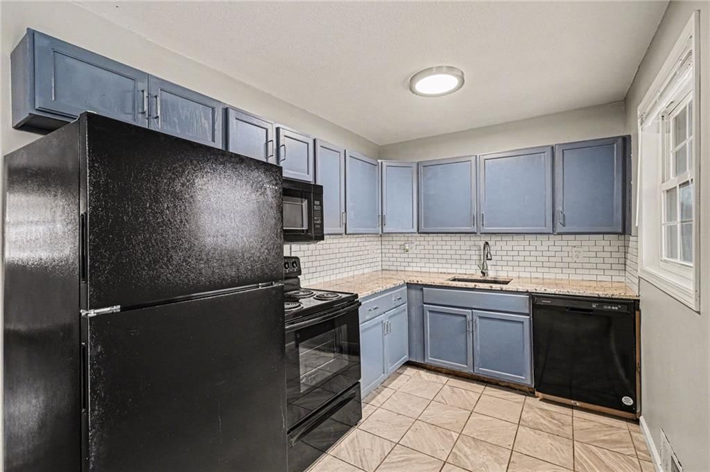 14804 Bellaire Avenue — photo 8