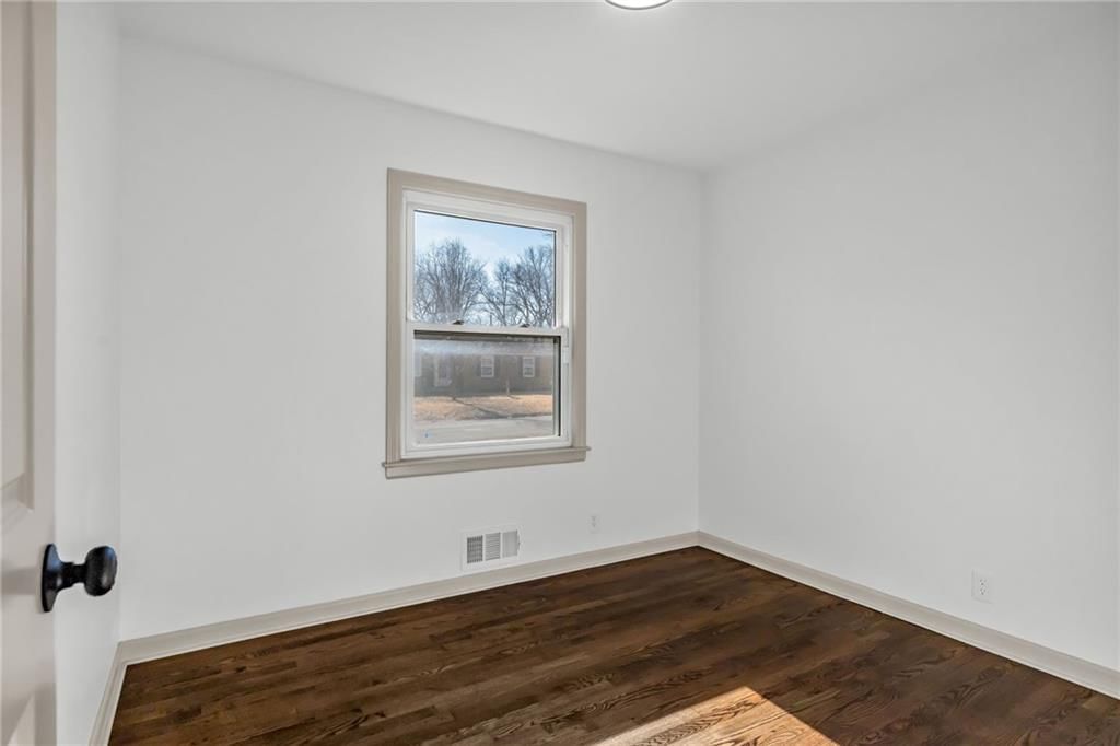 7520 Lewis Avenue — photo 12