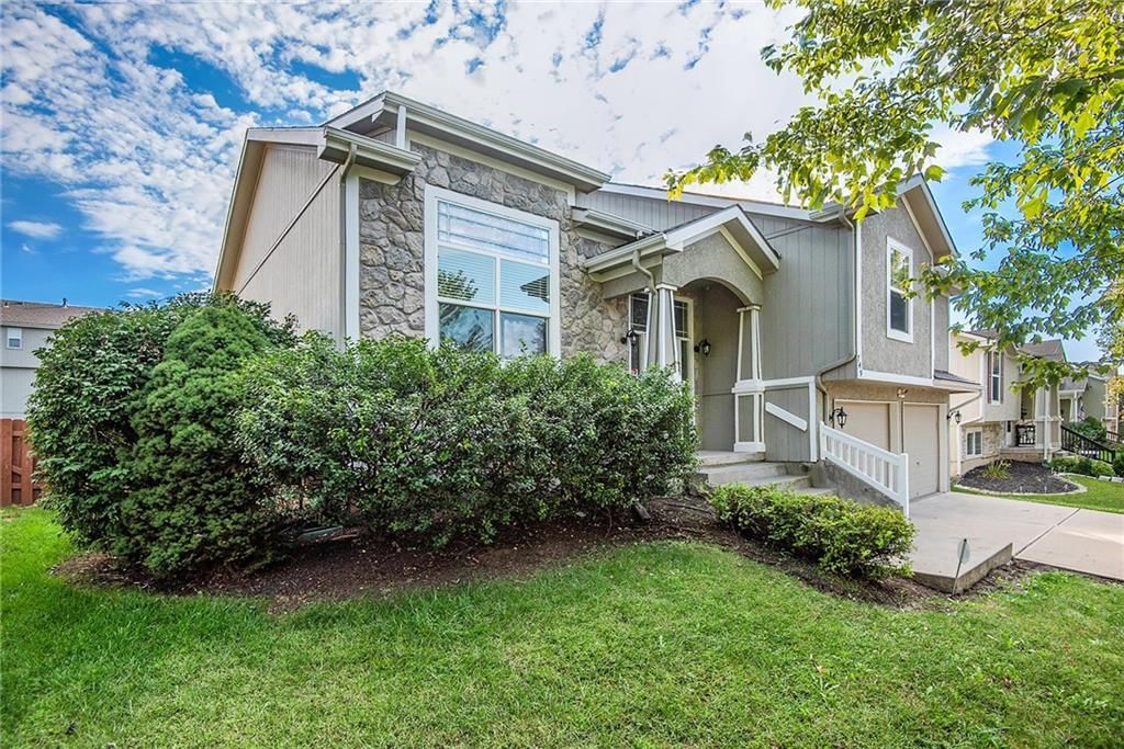 749 Highland Drive — photo 2