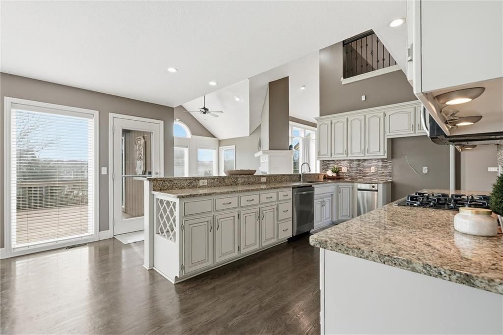 6505 N Spruce Avenue — photo 15