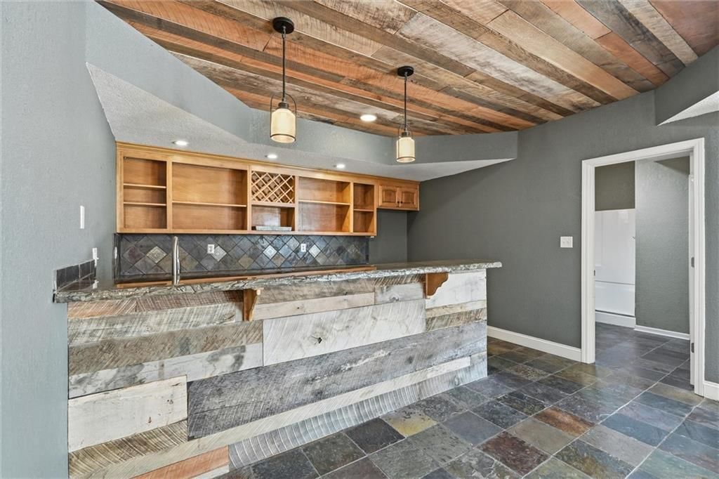 6505 N Spruce Avenue — photo 38