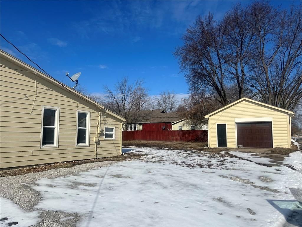 203 E Main Street — photo 2