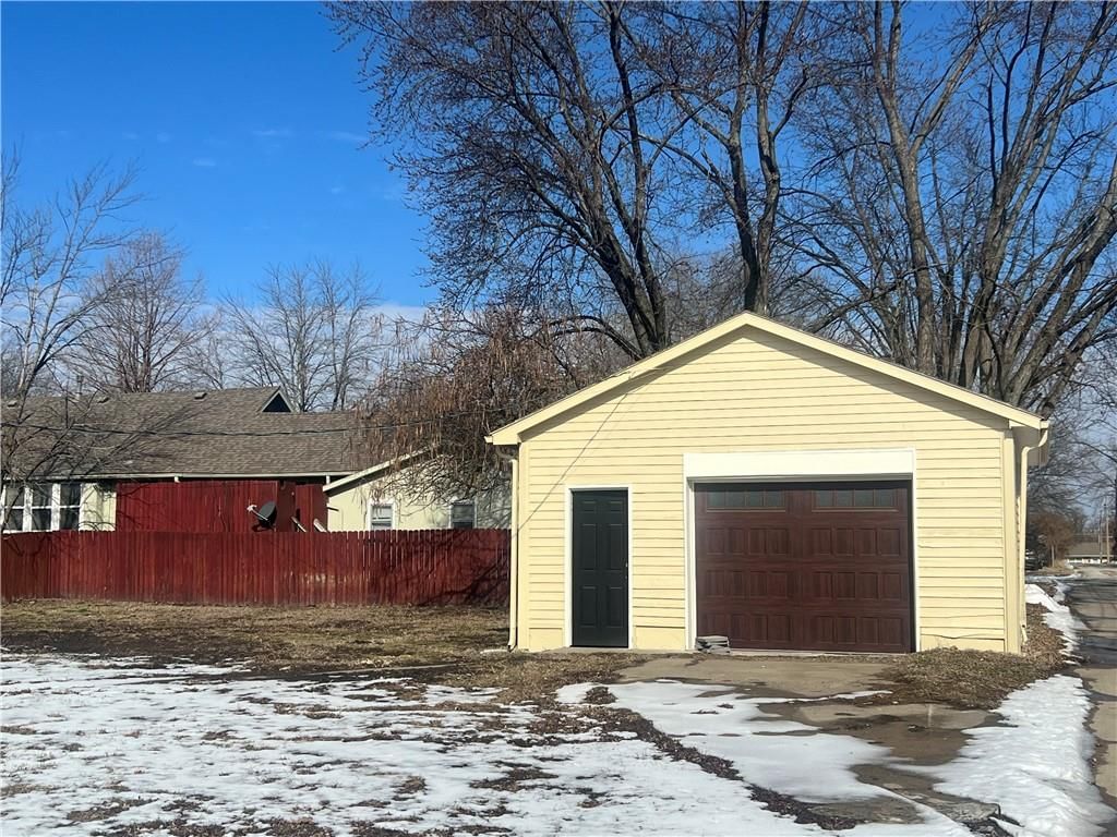 203 E Main Street — photo 3