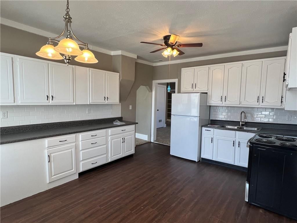 203 E Main Street — photo 8