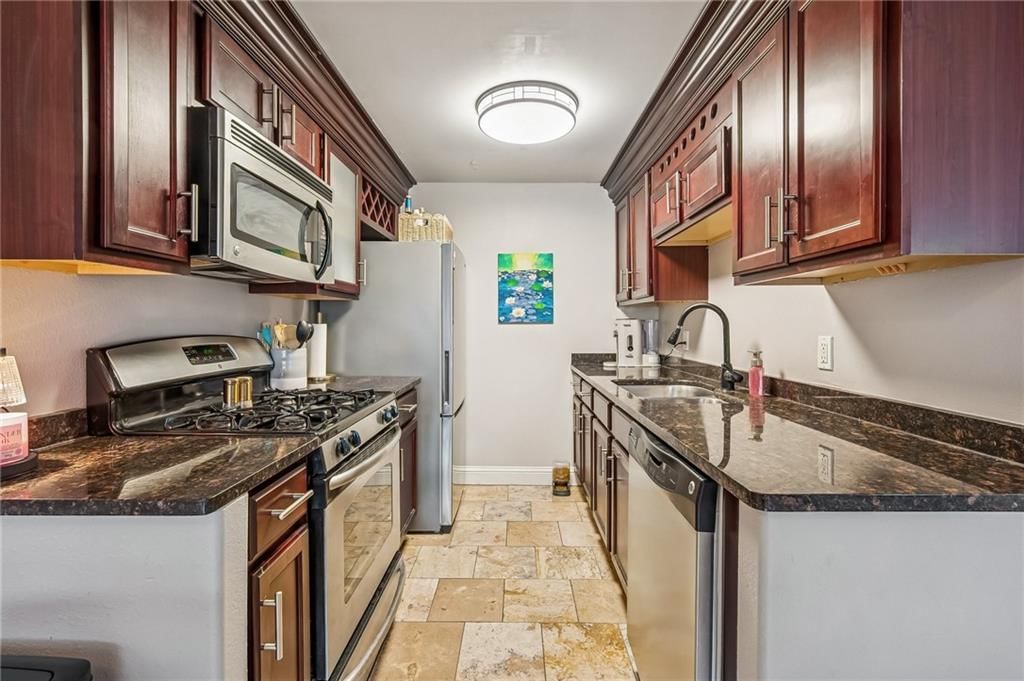 700 E 8th Street — photo 10