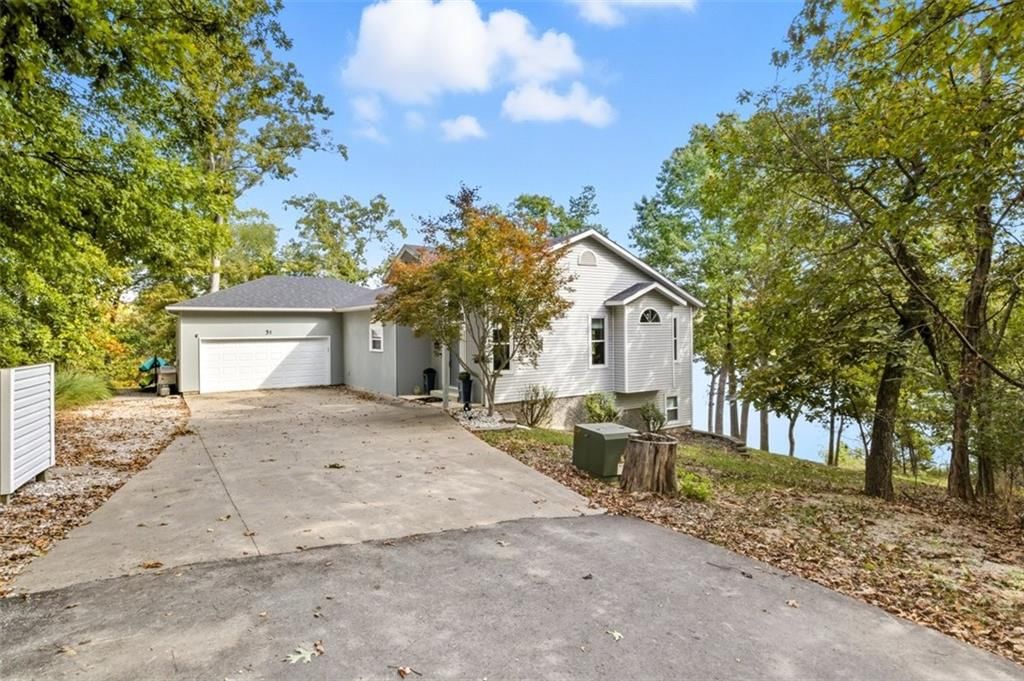 31 Good Oak Drive — photo 2