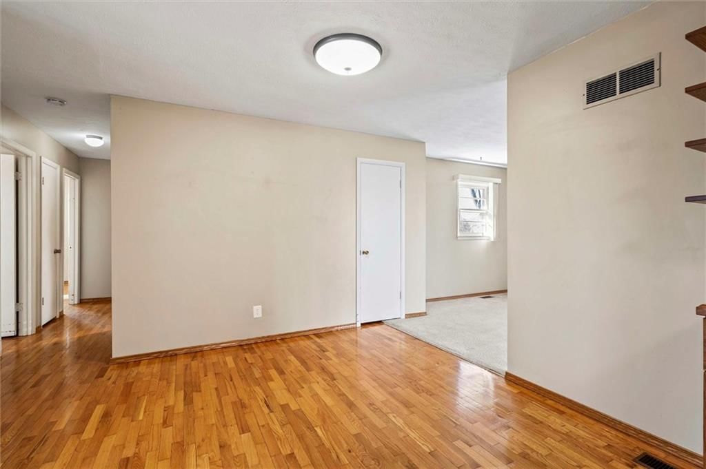 819 Crawford Drive — photo 8