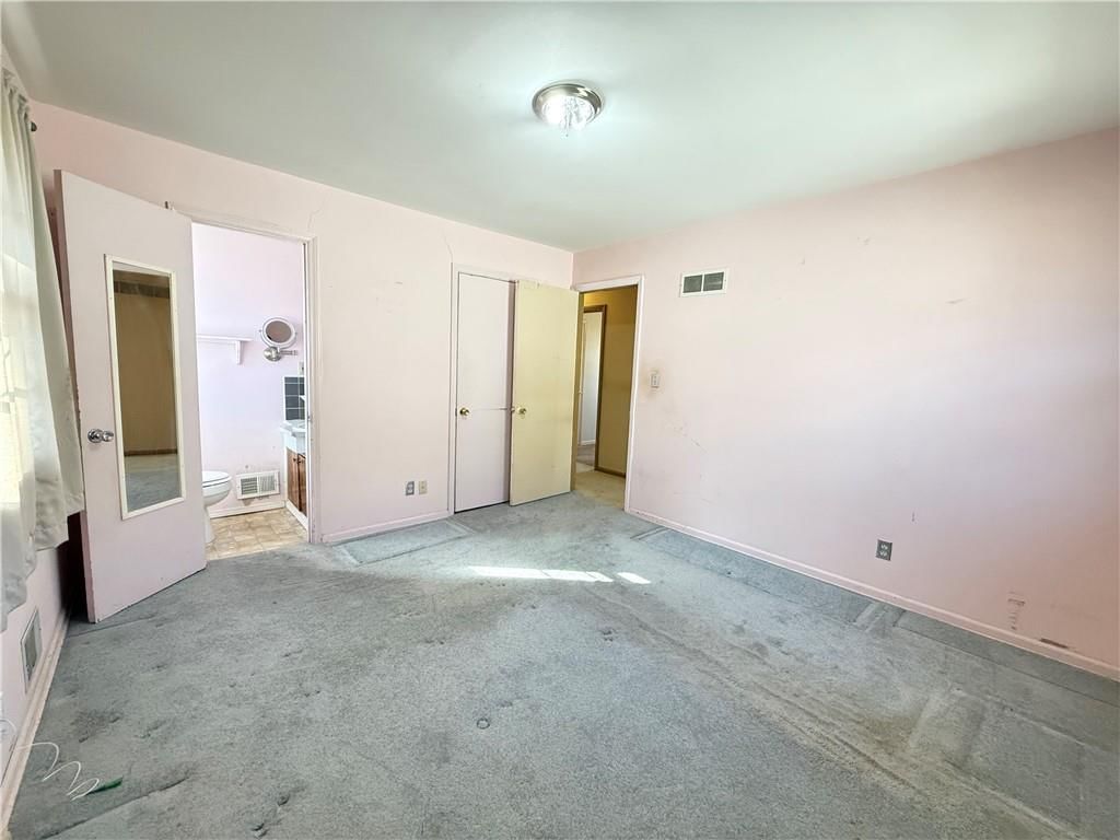 105 NW Walnut Street — photo 11