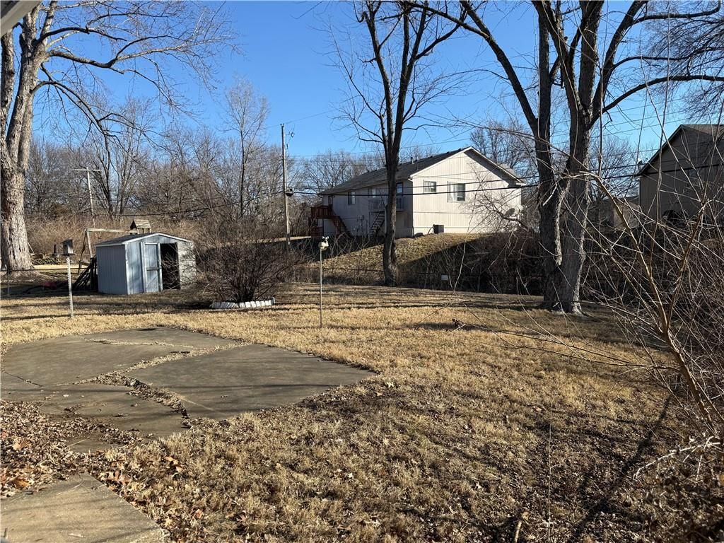 105 NW Walnut Street — photo 13