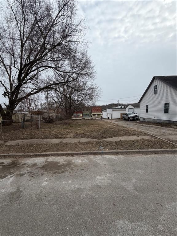 1718 Center Street — photo 1