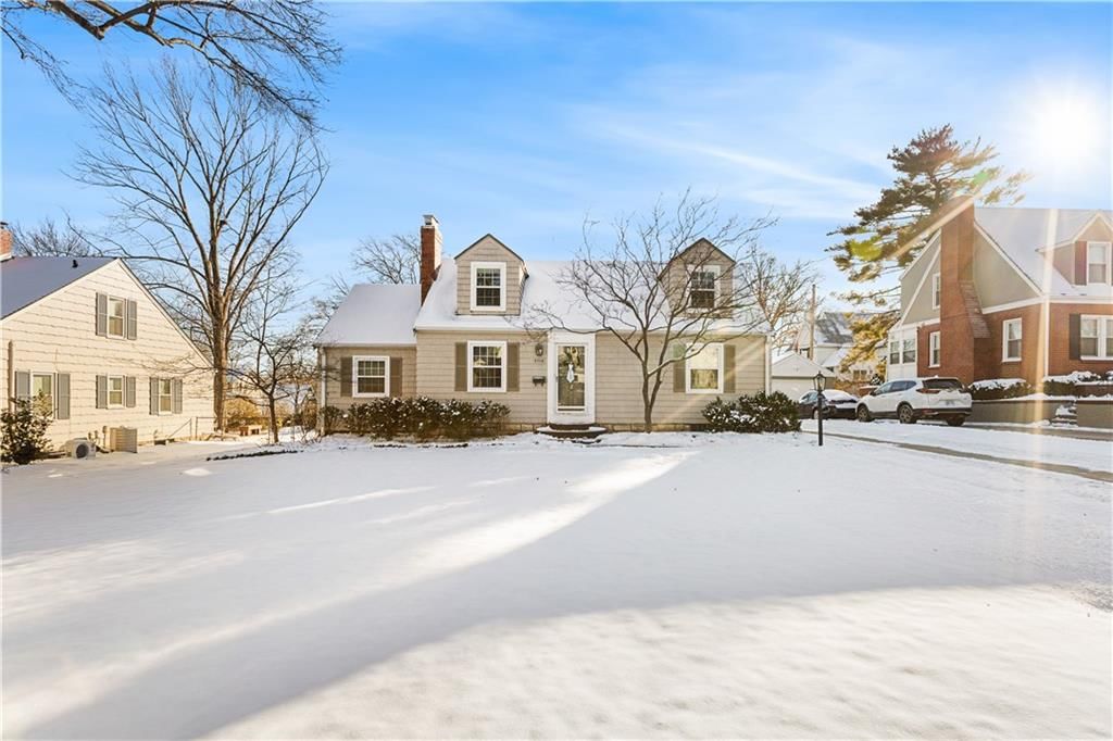 2719 W 51st Street, Westwood, KS