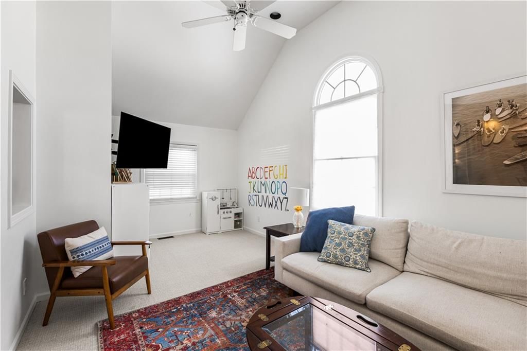 2719 W 51st Street — photo 8