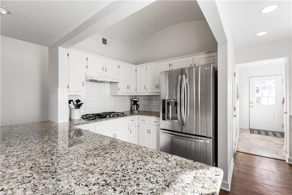 2719 W 51st Street — photo 13