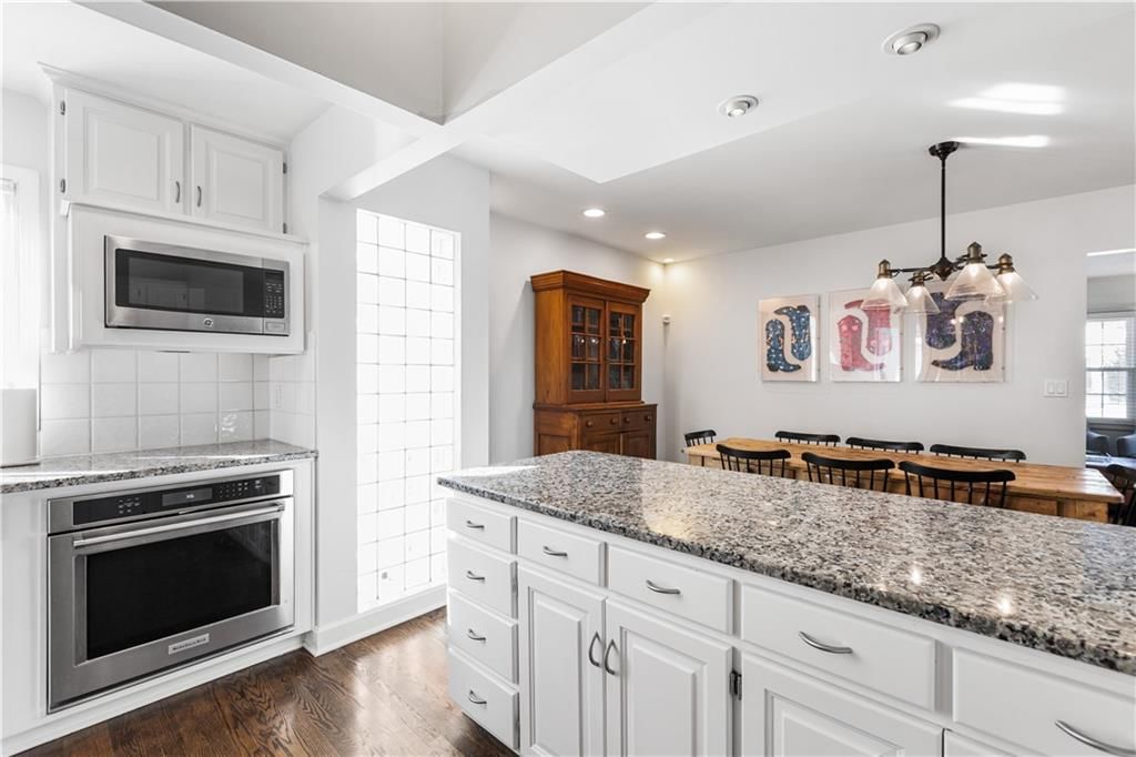 2719 W 51st Street — photo 15
