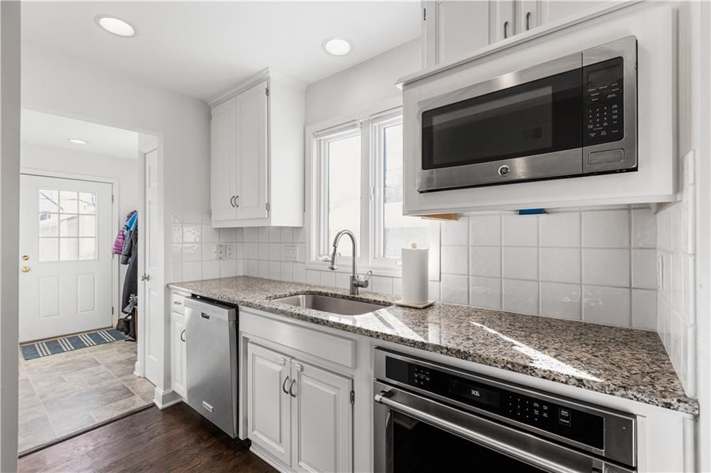 2719 W 51st Street — photo 16