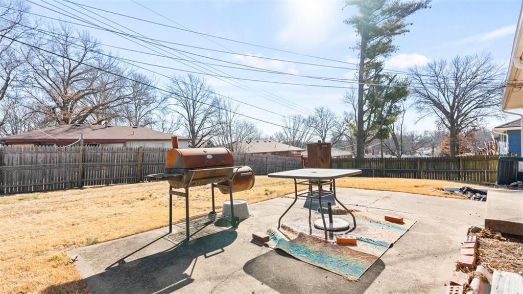 1609 N 64th Drive — photo 15