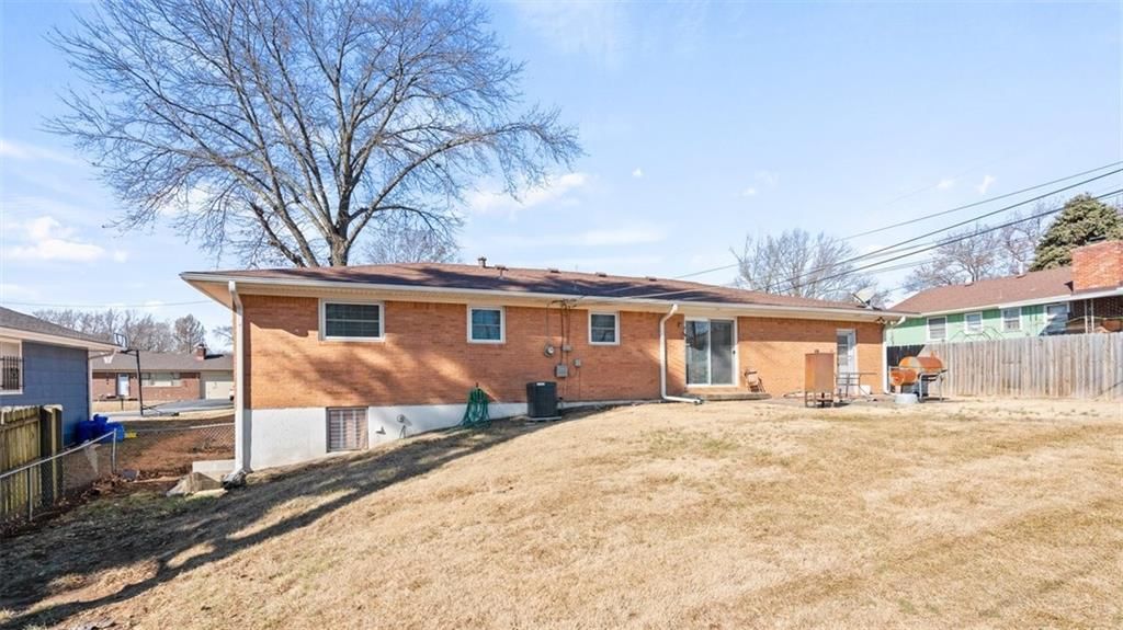 1609 N 64th Drive — photo 16