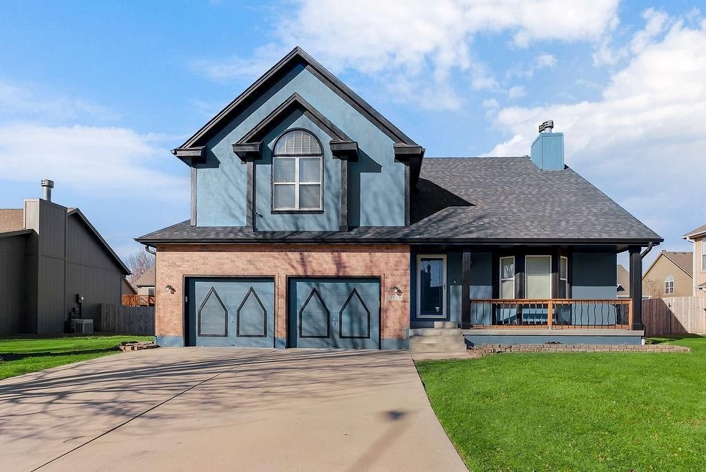 1220 SE 12th Terrace, Lee's Summit, MO