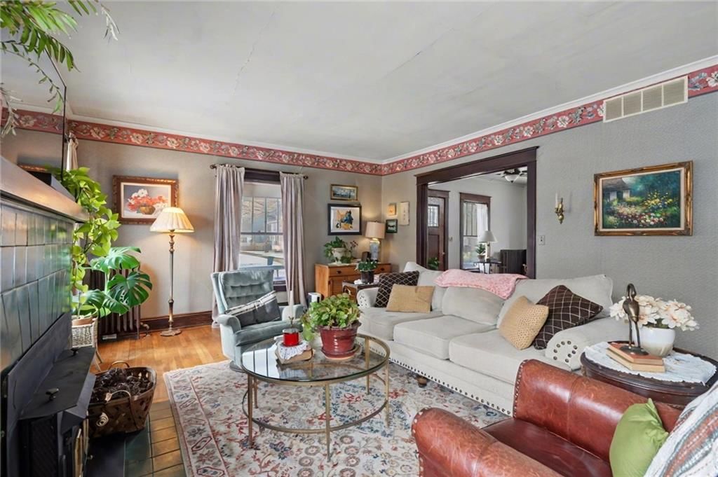 2208 Massachusetts Street — photo 11