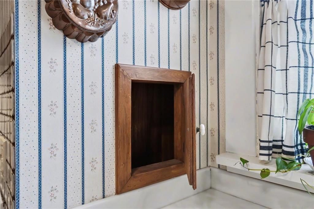 2208 Massachusetts Street — photo 24