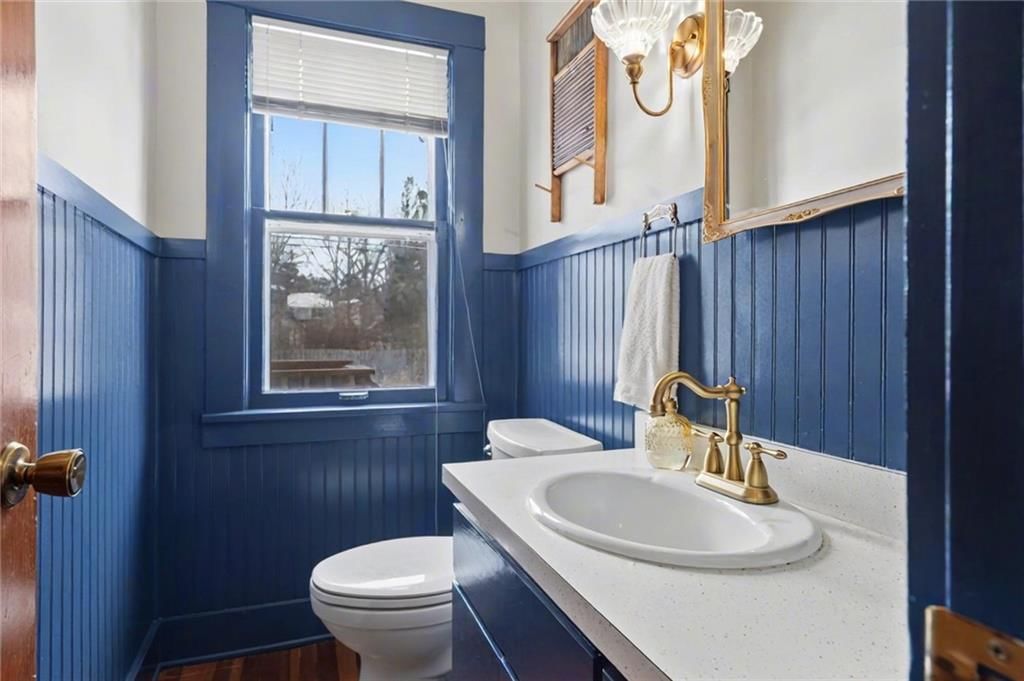 2208 Massachusetts Street — photo 31