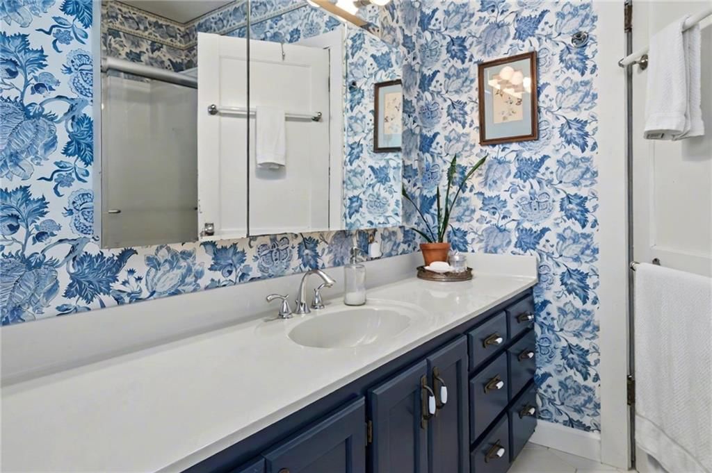 2208 Massachusetts Street — photo 38