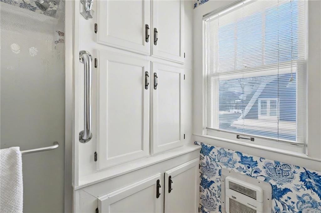 2208 Massachusetts Street — photo 39
