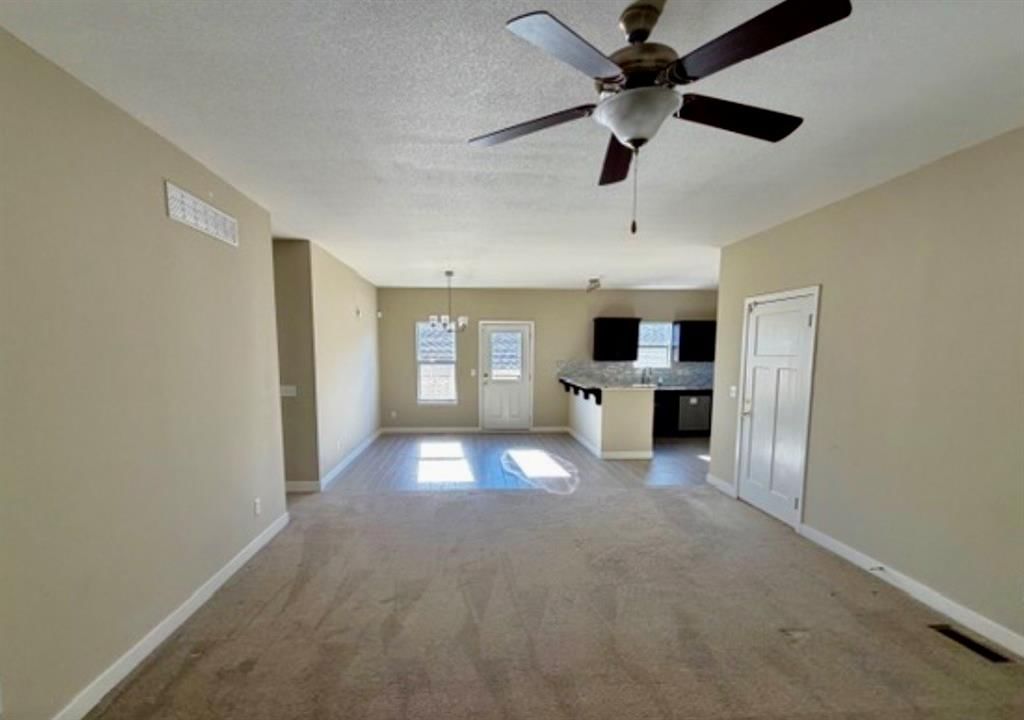 4737 S Union Avenue — photo 5