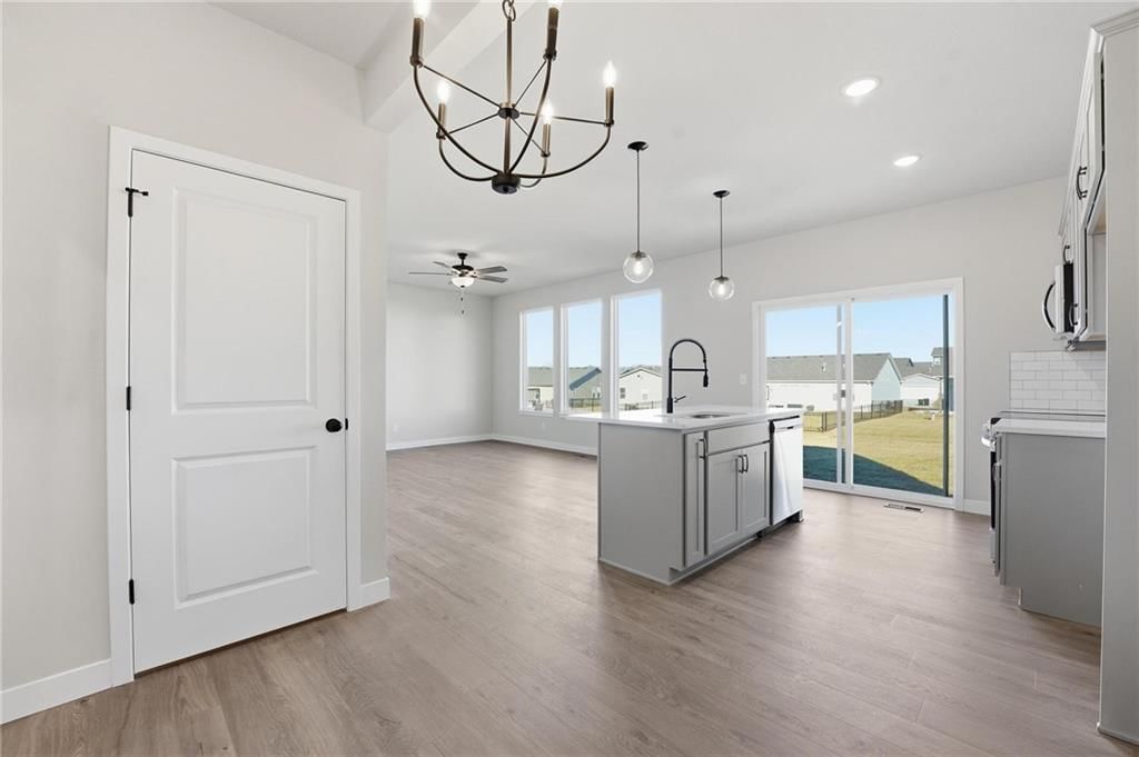20529 Newcastle Street — photo 10