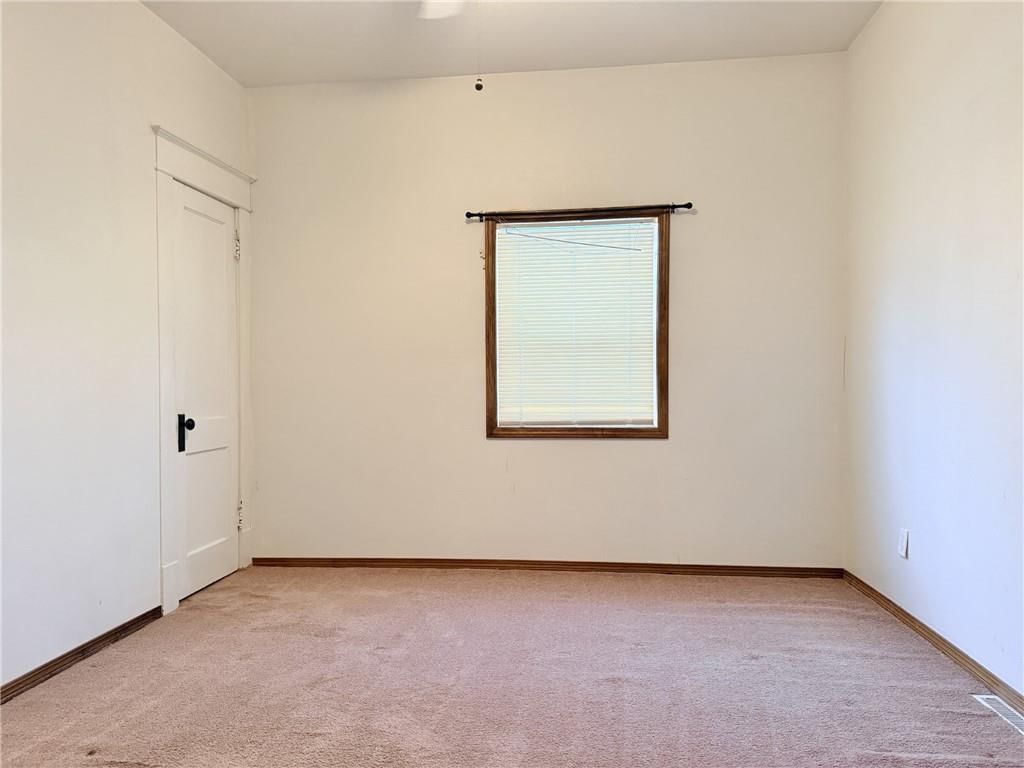 206 Debolt Street — photo 7