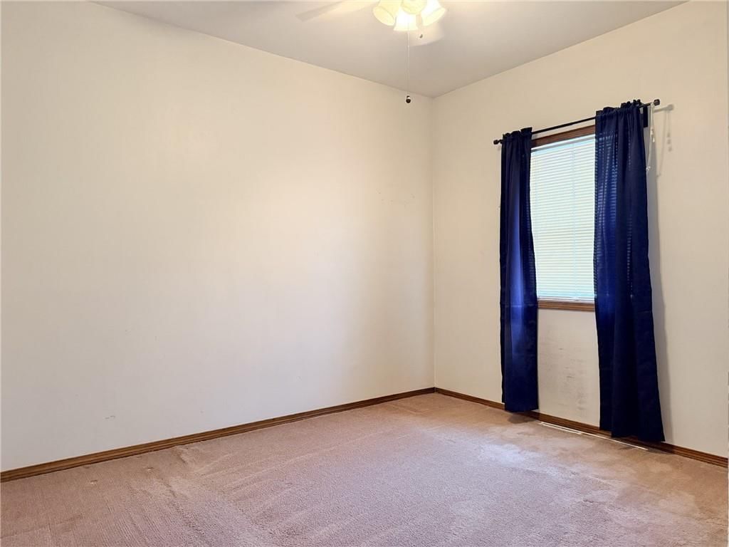 206 Debolt Street — photo 8