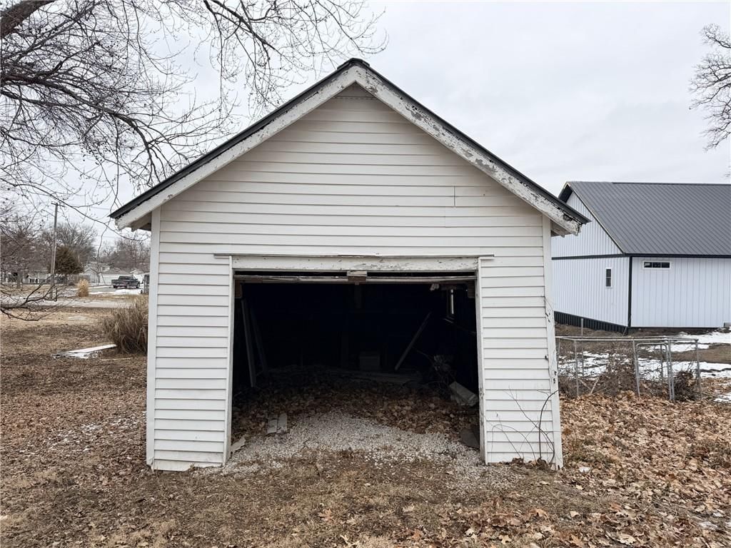 206 Debolt Street — photo 13