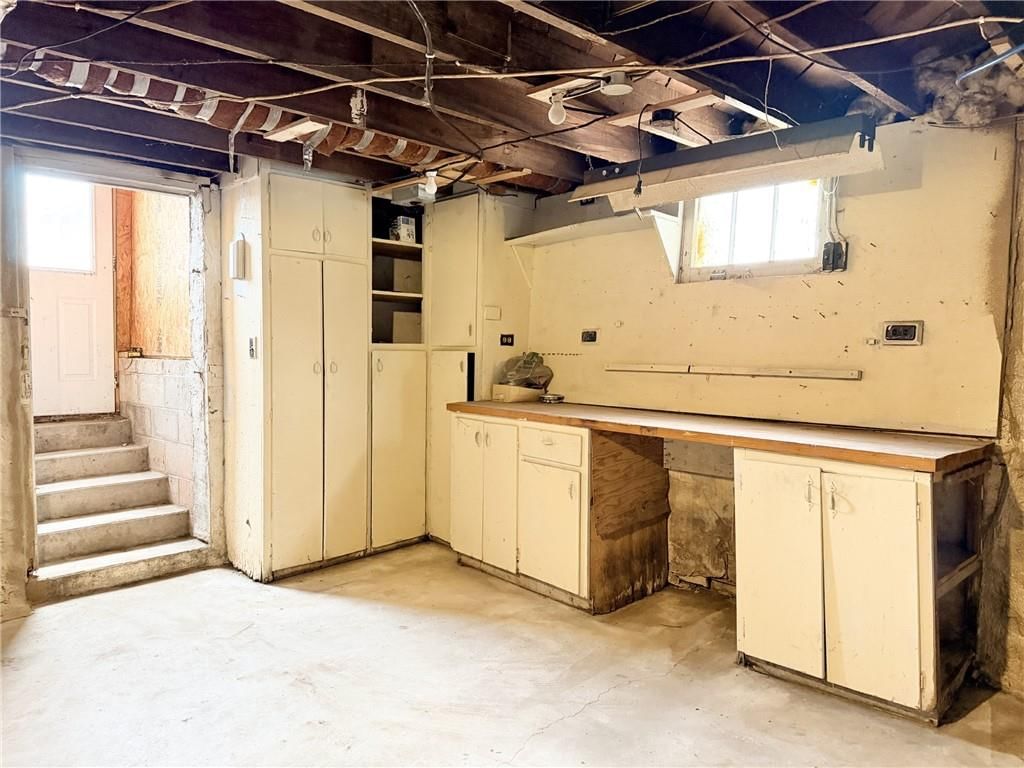 206 Debolt Street — photo 15