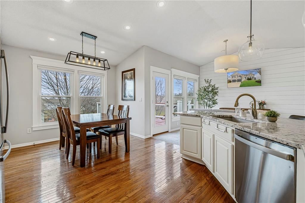 1864 W Cedar Street — photo 18