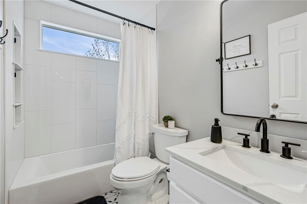 1864 W Cedar Street — photo 27