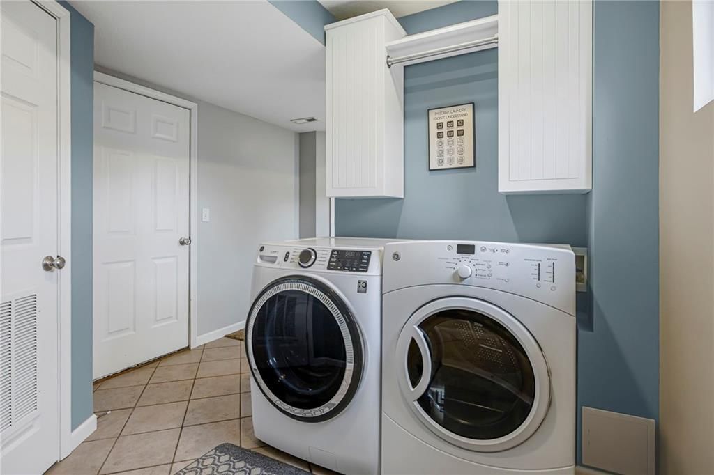 1864 W Cedar Street — photo 36