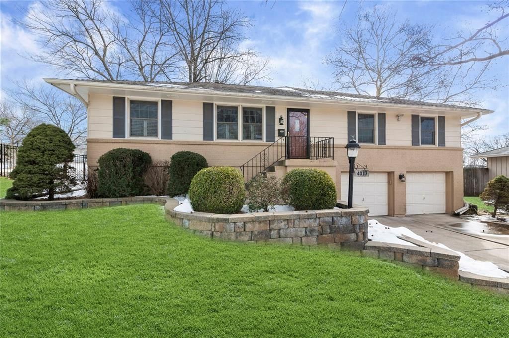 4013 S Maybrook Avenue — photo 2