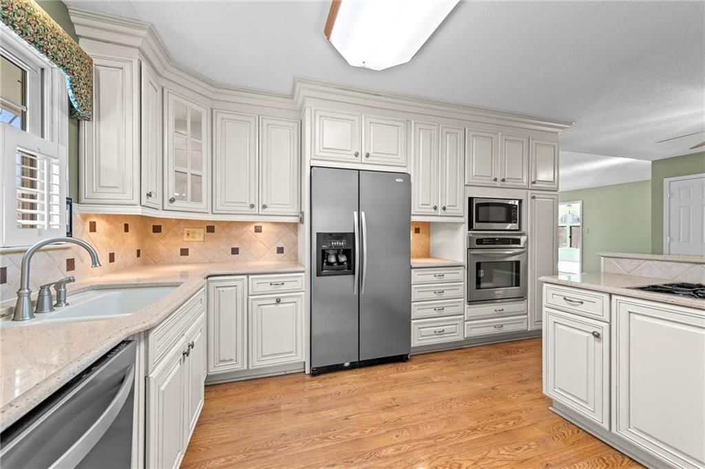 4013 S Maybrook Avenue — photo 13