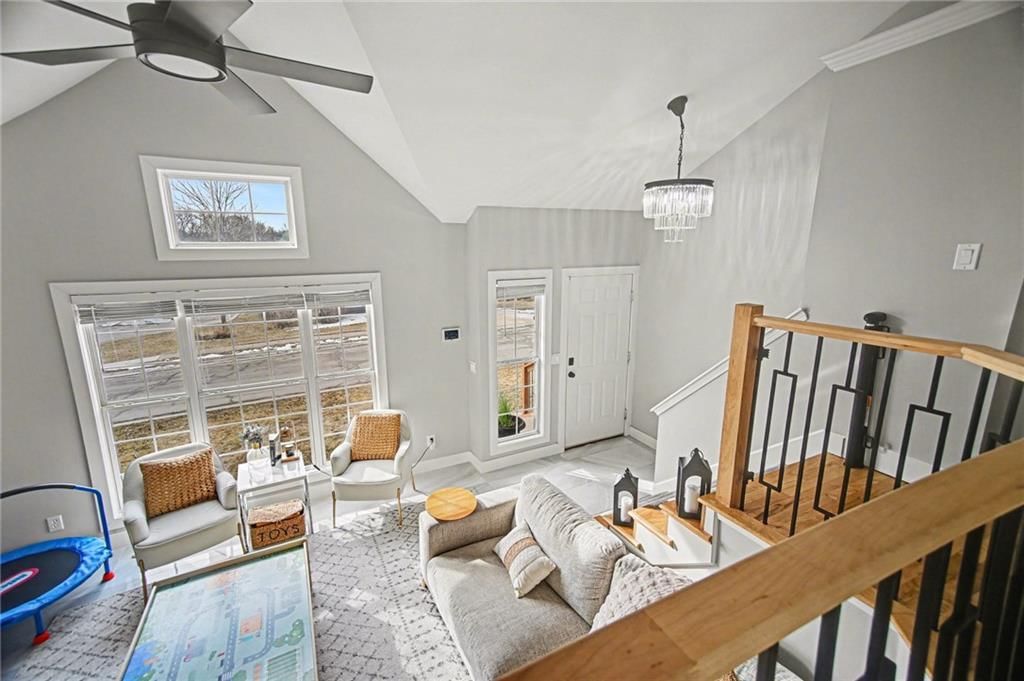 2032 SW British Drive — photo 3