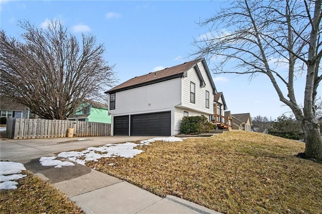 2032 SW British Drive — photo 40