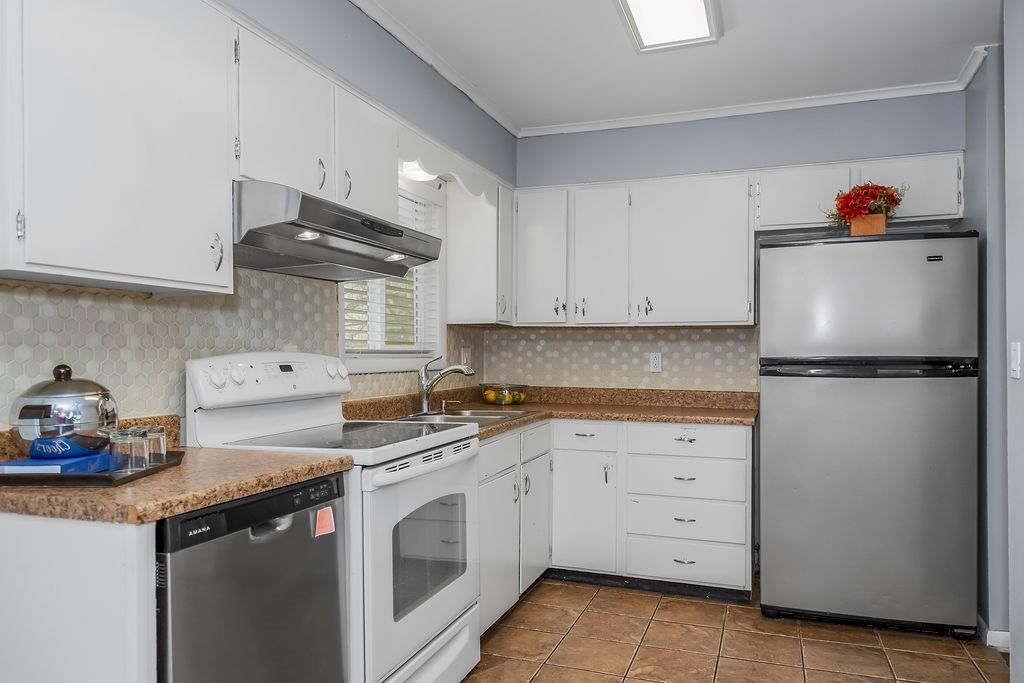 4542 W 50th Street — photo 10