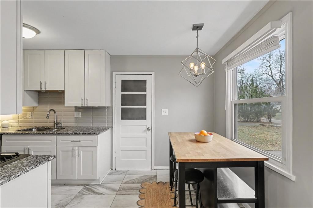 7824 Jefferson Street — photo 8
