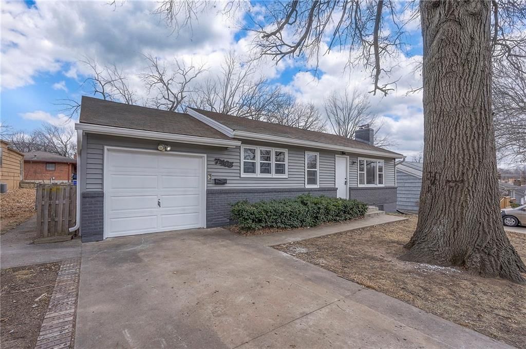 7405 Glenwood Lane — photo 2