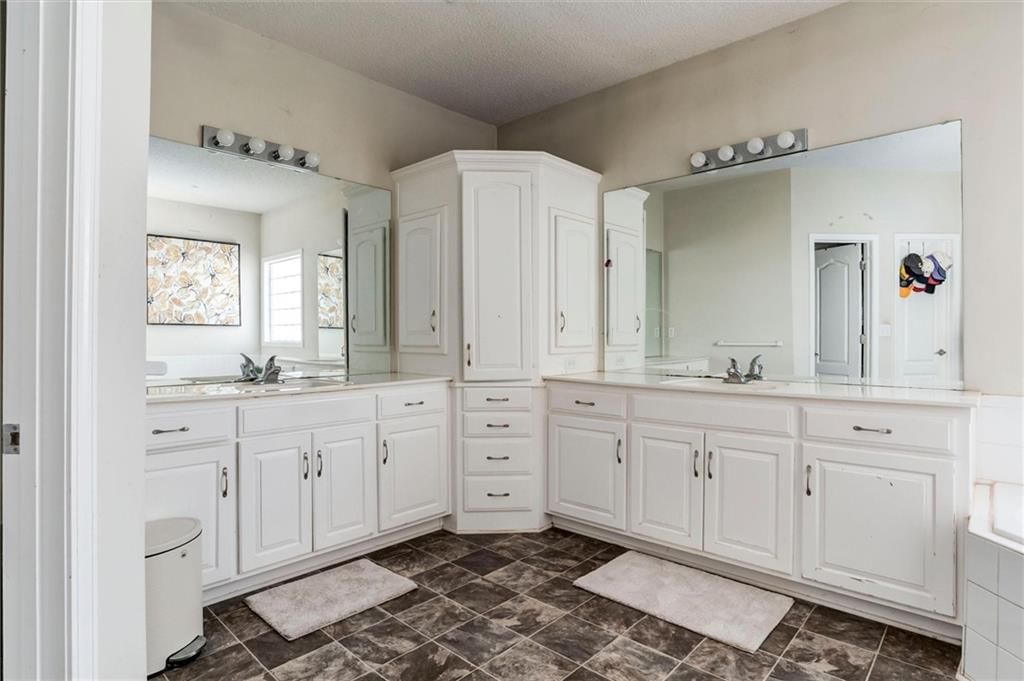 13721 Parkhill Street — photo 11