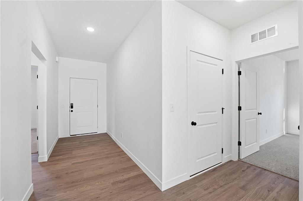 20518 Newcastle Street — photo 6