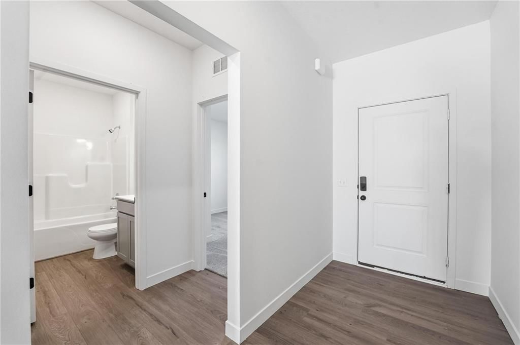 20518 Newcastle Street — photo 7