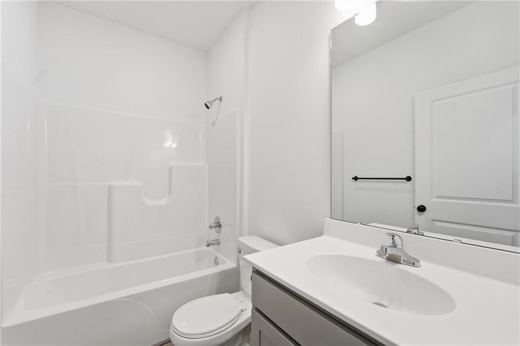 20518 Newcastle Street — photo 10