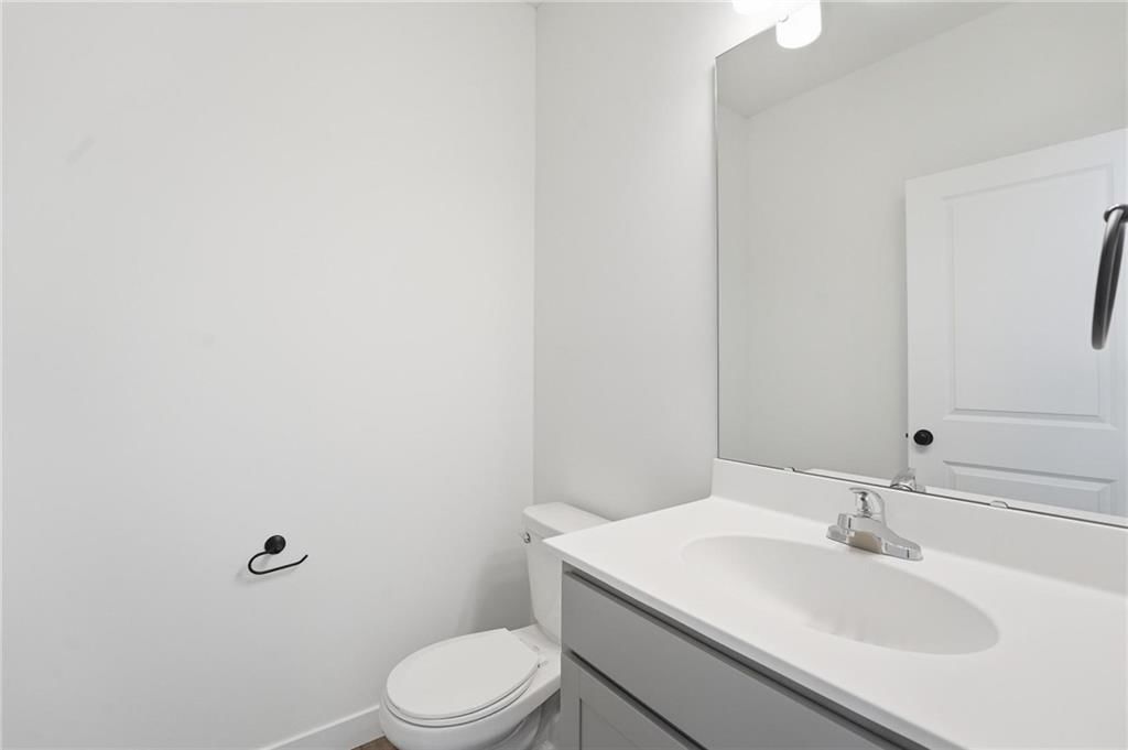 20518 Newcastle Street — photo 14