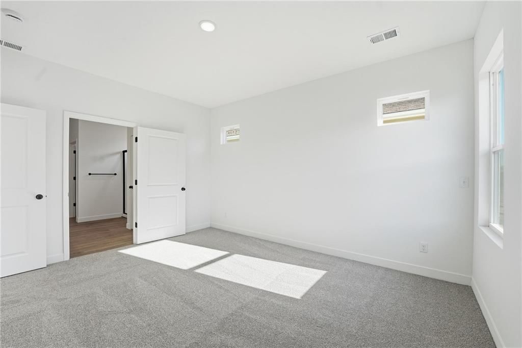 20518 Newcastle Street — photo 26