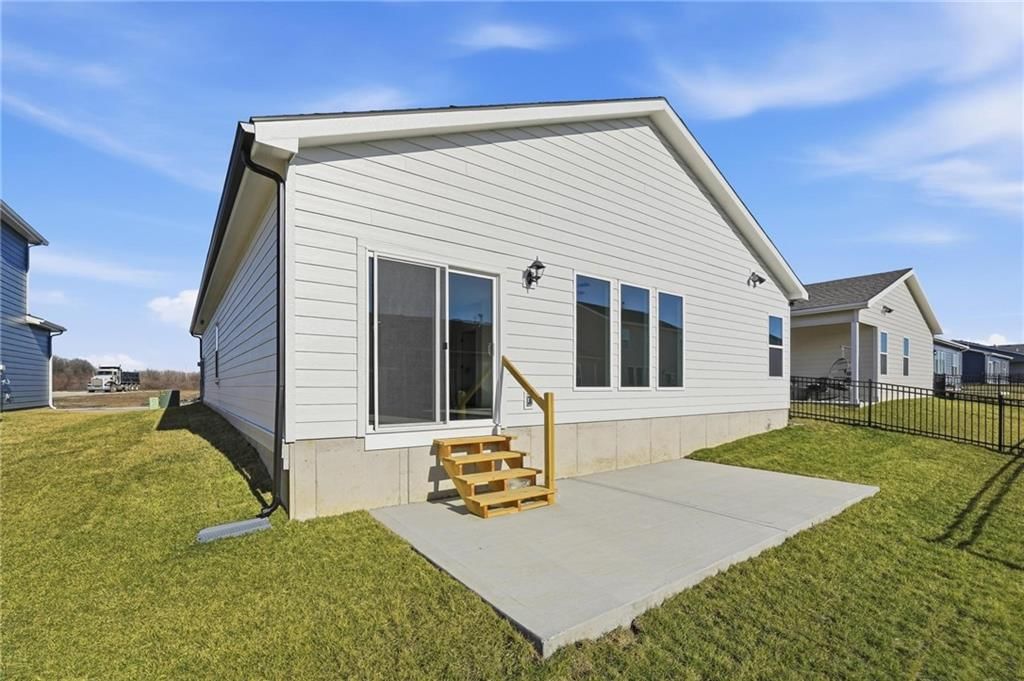 20518 Newcastle Street — photo 31
